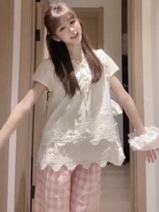 เสื้อยืดแขนสั้นผู้หญิงทรงหลวมสไตล์ฝรั่งเศส ลายดอกไม้ ชุดทำงานฤดูร้อน 2025 เสื้อเชิ้ตคอตตอนสีขาว ทรงหลวม ทรงเข้ารูป