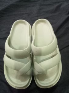 sandal wanita terbaru