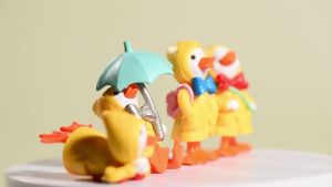 Penghantaran dari China [2025] Landskap atur Itik Baju Hujan diy Hiasan Taman Hiasan Kecil Hiasan Itik Kartun Plastik 3.5