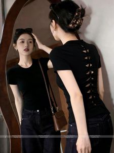 Sleek Fitted Short-sleeve T-Shirt