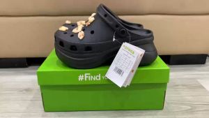 Giày sục crocs chuẩn xịn chống hôi chân nhựa tế bào êm mềm siêu bền đi mưa lội nước đi biển Crocs bae classic đế cao 8cm màu đen