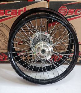 VELG PAKETAN RX KING RING 18/185/160 MEREK SCARLET RACING ORIGINAL SEPASANG KOMPLIT/WARNA HITAM KILAT/KONDISI SUDAH RAKIT TGGL STEL ULANG KK/PRODUK BERKUALITAS PRODUK SESUAI DENGAN GAMBAR