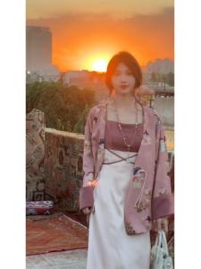 ชุดสองชิ้นสไตล์จีนฤดูใบไม้ผลิ ชุดเดรสสายเดี่ยวแฟชั่นสำหรับผู้หญิงไซส์ใหญ่ ชุดฤดูใบไม้ผลิ 2025 แขนยาว คอวี กระดุม