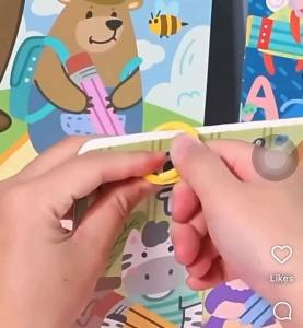 (Children Maze) Pen Control Training Wipe Clean Children Books Early Educational Fun Activity Book Christmas