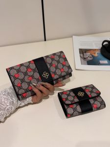 2025 New Long Wallet Womens Retro Minimalist Design Multi-Card High Capacity Short Money Clip Elegant Sensation Durable PU