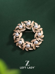 Elegant round Floral Brooch Pin High Fashion Womens Luxury Simple Design Lapel Flower Accessory for Coats And Jackets