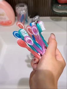 Berus Gigi Manik Pakai Buang 12/26 Pcs Dengan Benang Gigi Untuk Travel