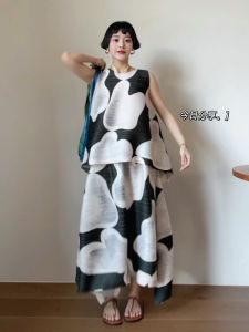 French Pleated Cloud Print Sleeveless Top And High Waist A-Line Skirt Fashion Set for plus Size Women Summer Commute Style