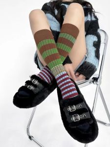 ผ้าฝ้ายแท้ Retro ลายสีบล็อกเข่าถุงเท้าสูงสําหรับผู้หญิงแฟชั่นถุงน่องกีฬาเกียร์กลางแจ้ง