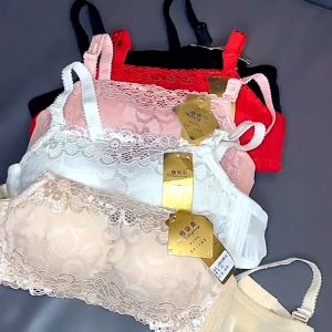 SHENGHAOS บราหน้าอกสามส่วนไม่มีร่องรอยป้องกันแสงบราไขว้ส่วนประสานหนา 2025 new