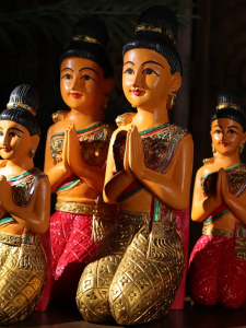 Thailand Sawadi Kneeling Wood Carving Entrance Restaurant Spa Fortune Decoration Cashier Welcome