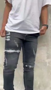 Jeans Sobek Skinny Pria Warna Hitam Denim Nyaman Ukuran Regular