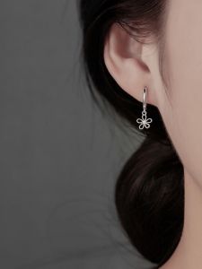 925 Sterling Silver Diamond Flower Earrings for Women 2023 New Arrival Best Selling Ear Clip Elegant Classy Accessible Luxury Special-Interest Earrings