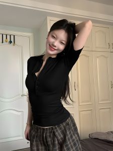 Slim Fit Henry Collar Short Sleeve T-Shirt Womens Style Retro American Design Sense Waist Cinching Half Button up Top