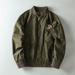 เสื้อแจ็กเก็ตนักบินแบบมีกระเป๋าหลายใบปกเบสบอลผู้ชายซักด้วยน้ำได้คอตตอนแท้ลำลองสไตล์อเมริกันแบบใหม่ฤดูใบไม้ผลิ