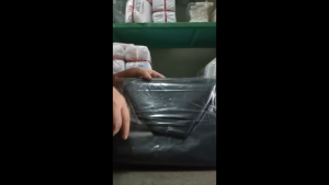 *ดึงออกใช้งานได้ทีละใบ* ถุงขยะแบบหนา สามารถดึงออกได้ทีละใบ