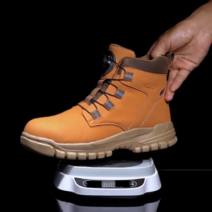 【COD】Safety shoes that prevent crushing and puncturing. All-weather safety shoes. Lightweight wear-resistant and slip-resistant Martin boots for men.