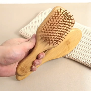 Lược dưỡng sinh gỗ tre thiên nhiên massage da đầu không gây tĩnh điện làm suông mềm đẹp tóc