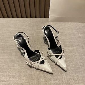 หนัง รุ่นชี้นิ้วเท้าส้นบางรองเท้าส้นสูงผู้หญิง ฤดูร้อน สวมใส่กลางแจ้งใหม่ เซ็กซี่ รองเท้าแตะ ทันสมัย สไตล์เกาหลี Low Cut