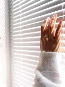 OOKAS มู่ลี่หน้าต่าง ม่านมู่ลี่PVC ติดตั้งง่าย ม่านม้วน สําหรับตกแต่งบ้าน