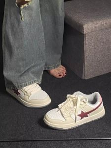 Casual Vintage Star Patternรองเท้าผ้าใบผู้หญิงหนาสําหรับกีฬาสันทนาการและนักเรียนฤดูใบไม้ร่วงฤดูหนาว 2024 ใหม่มาถึง