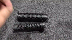 Grip Bulu Handgrip Motor Sepasang Kiri Kanan Universal semua motor