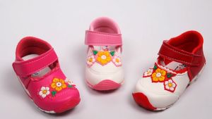 Sepatu Bayi Bunyi Perempuan Motif Bunga Usia 1-3 Tahun & BG006