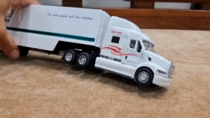 Mô Hình Xe Container Đồ Chơi 1:48 – Xe Tải Lớn Có Đèn Nhạc. Bằng Hợp Kim + Nhựa ABS Màu Trắng. Dài 34.5cm.