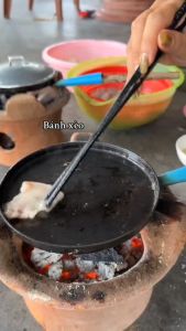 TẶNG CÁN GỖ Khuôn Làm Bánh Xèo Miền Trung Có Tay Cầm Loại 15cm Dày Xịn GIÒN BÁNH KHÔNG DÍNH Bột Đúc Bánh Xèo Chảo đổ bánh xèo