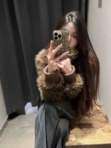 Thickened Short Zipper Fur Coat Stand Collar Warm Winter Womens Jacket Lazy Style Fake Fur Material Brandless 2024 Autumn Collection