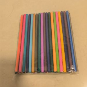 Oil-Based Coloring Pencils Set for Drawing And Graffiti 100 Pieces Assorted Colors Wooden Shaft No Cap Approximately 30 Colors