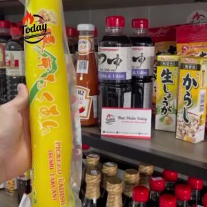 Củ cải muối vàng nguyên cây Takuwan Pickled Radish 500G | Món ăn kèm cuộn kimbap