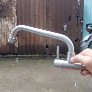 Vòi rửa bát gắn tường xả lạnh chất liệu inox304 xoay 360 độ