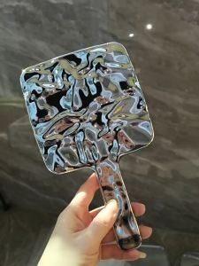 Gương Trang Điểm Cầm Tay Màu Bạc Nhiều Kích Thước Thiết Kế Sang Chảnh Gương Soi Có Tay Cầm Hình Tròn Và Vuông Lấp Lánh