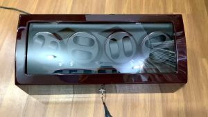 Hộp xoay đồng hồ cơ xoay 8 trưng bày 9 vân gỗ ruột nỉ đen