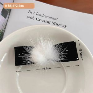 กิ๊ปหนีบผมรูปโบว์สีขาวประดับเพชรวิบวับสำหรับฤดูหนาวสินค้าใหม่2ชิ้น