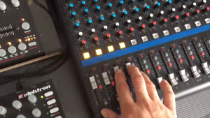 Yamaha MG10XU/MG12XU/MG16XU Mixer Analog SPX Reverb Effect 48V Phantom Power Stage Performance Audio Mixer