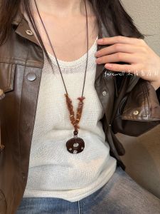 Retro Irregular round Pendant Necklace Womens Long Sweater Chain Unique Fresh out Fashion Jewelry Gold Plated Artificial Gem