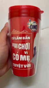 Bình nước nhựa có nắp Omo