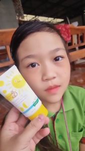 ครีมกันแดดเด็กออร์แกนิค 100% กันน้ำ อ่อนโยน ไม่มีซิลิโคน ไม่มีน้ำหอม เป็นสิวเป็นฝ้าใช้ได้ ขนาด 50g