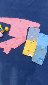 Bộ dài tay thun lạnh vải mềm mịn khuy chéo quần đáp đũng cho bé trai và gái