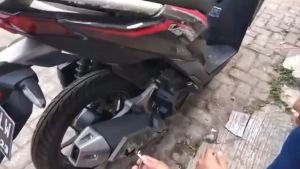 COVER PROTECTOR TAMENG TUTUP PELINDUNG MUFFLER KNALPOT NEW HONDA VARIO 125 150 2018 2021 HITAM ORI
