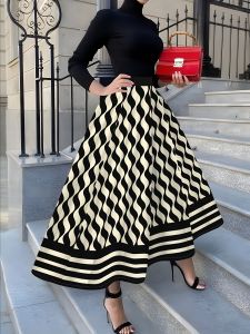 Printed Design Four-Season Style Black & White Wavy Stripe Pattern Womens Half-length skirt
