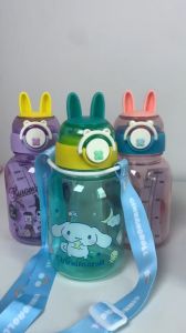 กระบอกน้ำลายการ์ตูน กระติกน้ำลายน่ารัก กระติกน้ำเด็ก  กระติกน้ำ ลายการ์ตูน ขวดน้ำไปโรงเรียน พร้อมสายสะพายน่ารัก พร้อมส่งTH