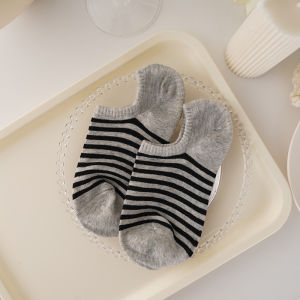 ถุงเท้าเรือแบบบางกันลื่นสำหรับผู้หญิง ถุงเท้าเรือแบบบาง ผ้าฝ้าย ยางซิลิโคนกันลื่น ระบายอากาศได้ดี ฤดูร้อน 2025 ผลิตในจีน