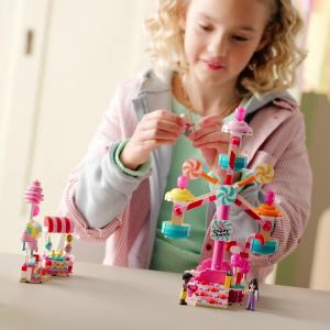 LEGO Friends 42700 Candy & Cupcake Ferris Wheel (602 Pieces)