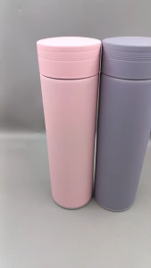 INSULATED TRAVEL TUMBLER WITH SCREW-ON LIDS FOR HOT AND COLD BEVERAGES