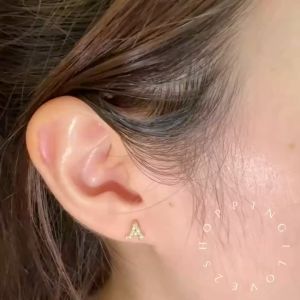 🇲🇾1pcs (link 1) New 26 English letters earrings micro-inlaid zircon screw earrings female stainless steel ear bone studs