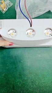Đèn LED gắn tường ngoài trời đèn hắt 8 tia Thân Cong Màu Đen Ánh Sáng Vàng 6w - 8w chống nước chịu môi trường khắc nghiệt