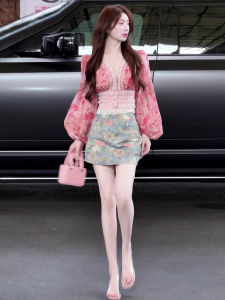 French Style Sweet And Spicy Printed V-neck Long Sleeve Shirt Womens Spring New Elegant Waist-cinching Lace Blouse